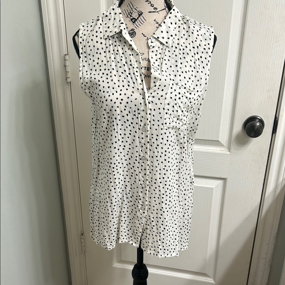 Hem & Thread Black and White Button Down Notched Collar Top